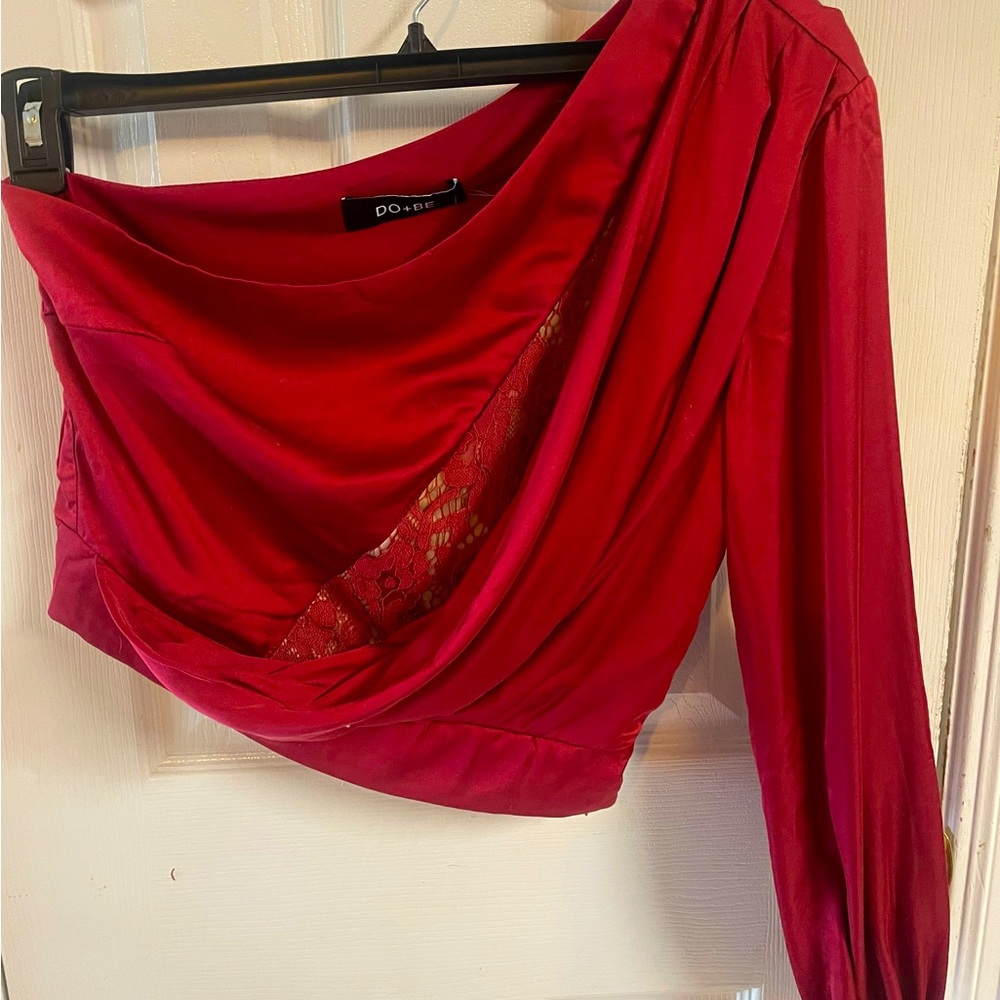 Crimson one-shoulder crop top Size M